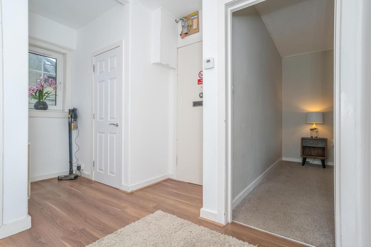 Pass The Keys Cosy And Spacious 2 Beds Flat With - Free Parking Эдинбург Экстерьер фото